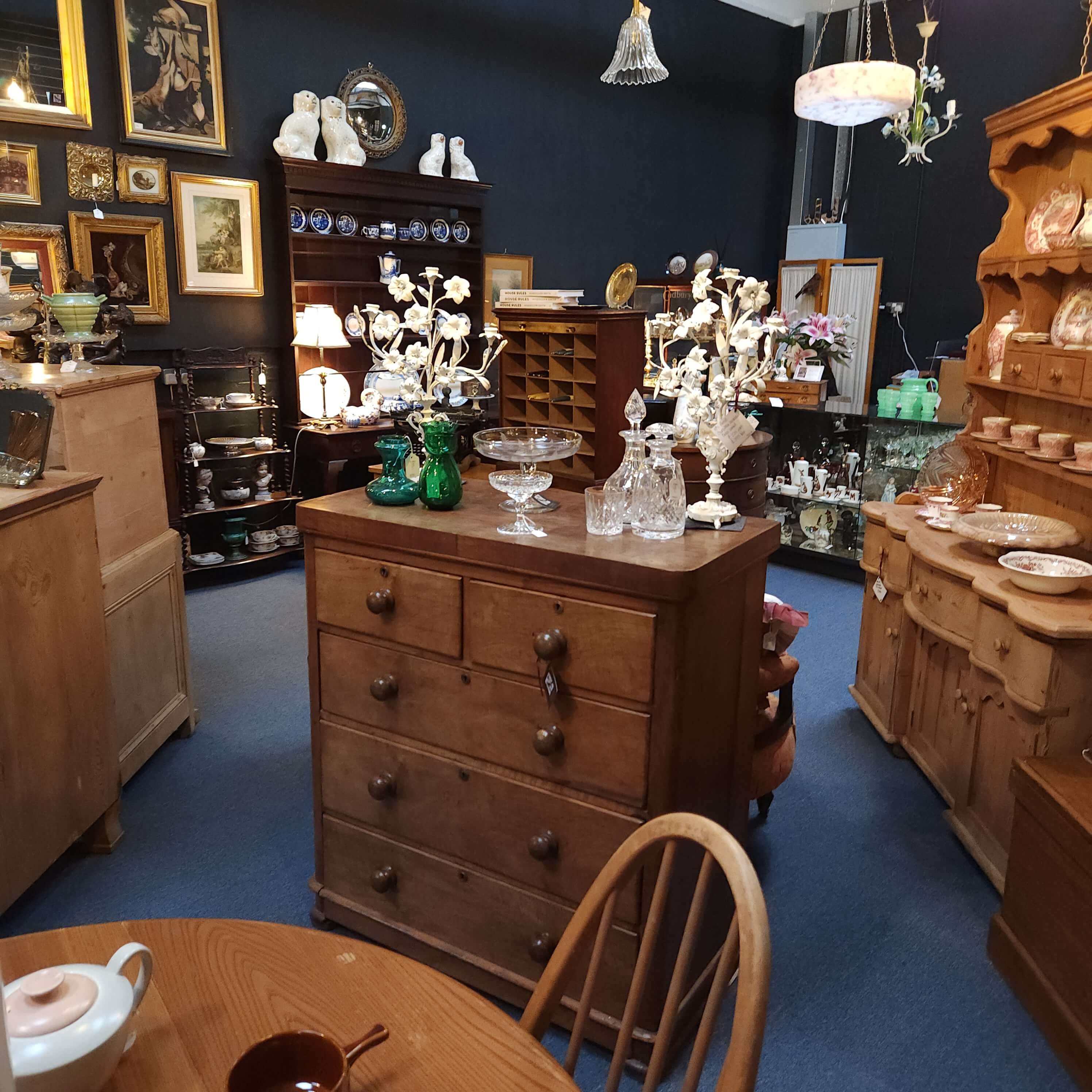 Mahogany
                Chest Of Drawers