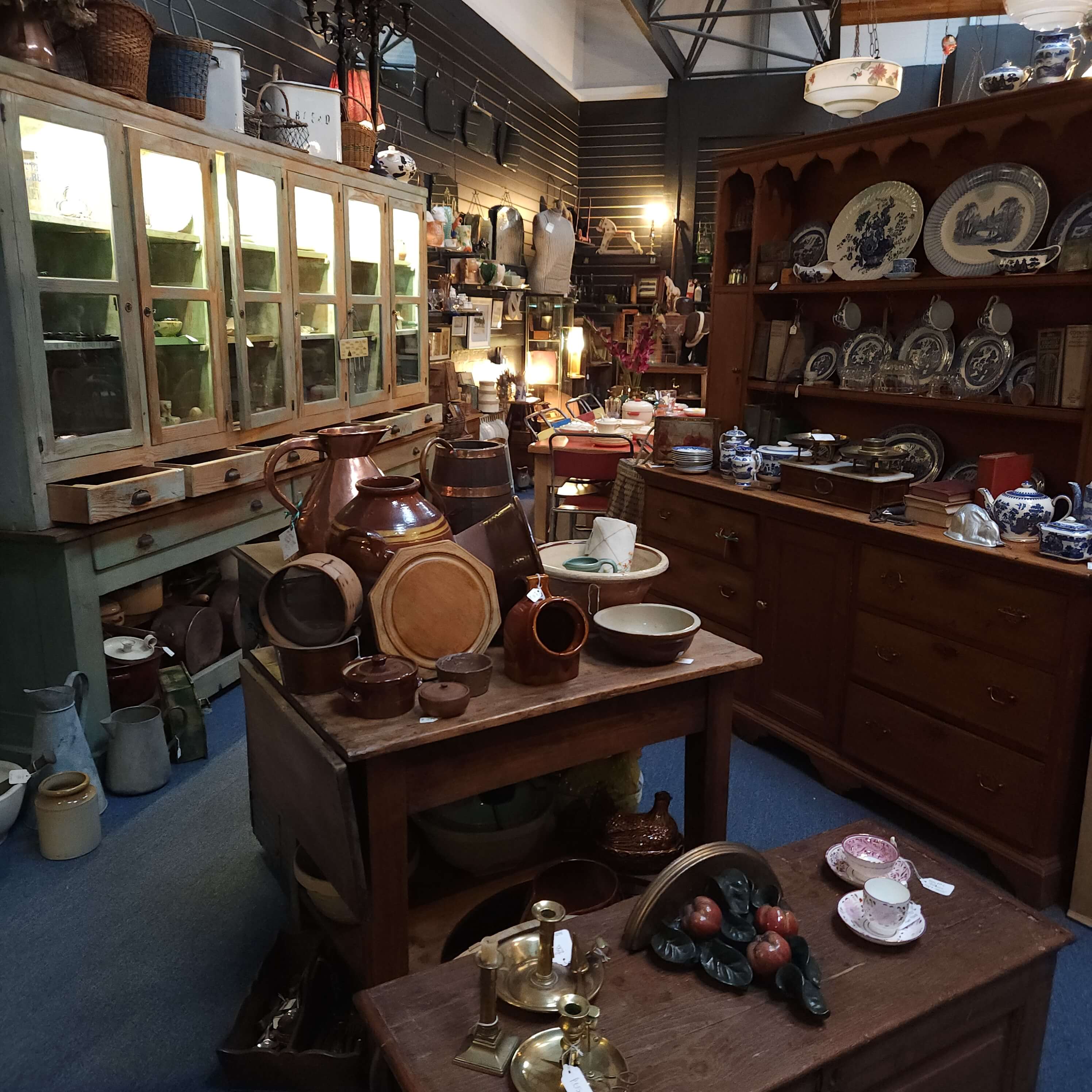 Welsh Pine
                Dresser